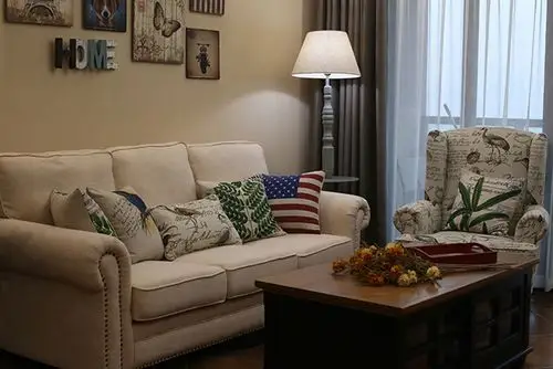 小户型美式风格家客厅布置图