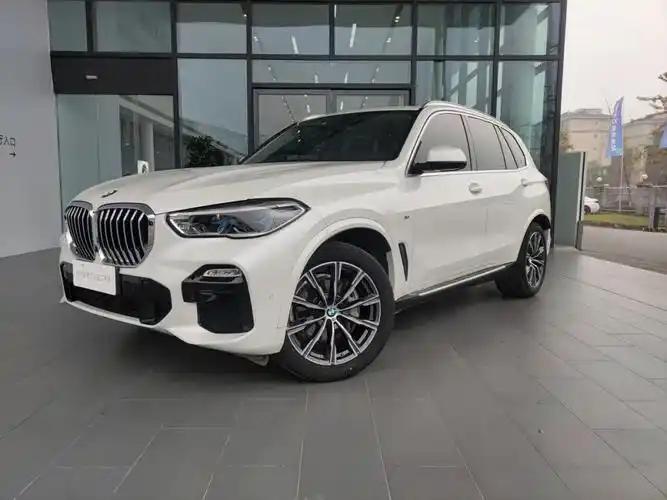 60多万白色的19款宝马x5