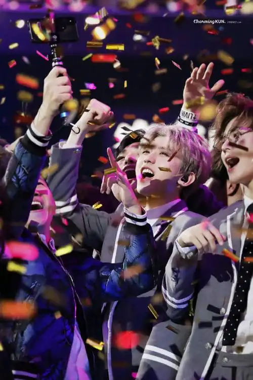 蔡徐坤c位出道六周年快乐