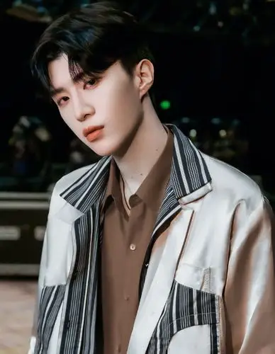 范丞丞明星壁纸侵权删