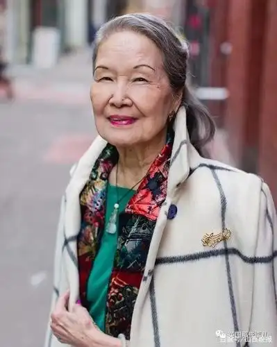 estelle kelley 90岁的estelle kelley年轻时是一名舞蹈演员,到现在