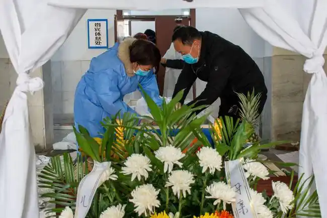 老人还活着就被送到了殡仪馆老人的最后时刻