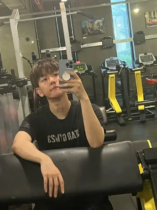 边伯贤超话#边伯贤泡泡#漂亮的边伯贤泡泡自拍图请看,多看爱看06