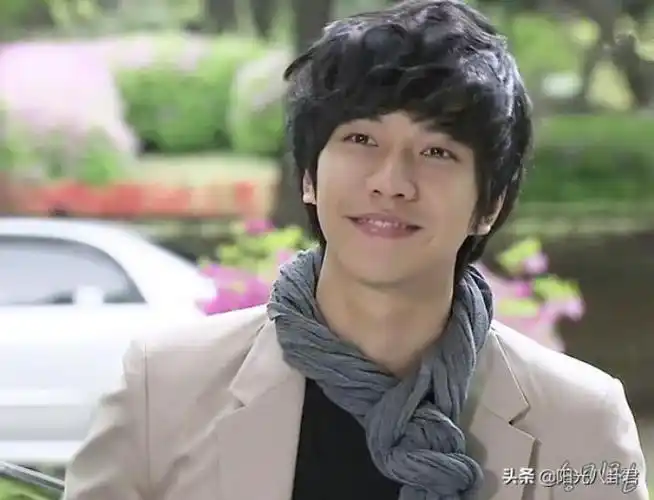 李胜基女朋友林允儿前男友李胜基曝恋情