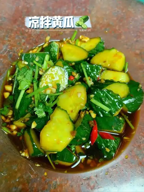无油版清爽凉拌黄瓜🥒