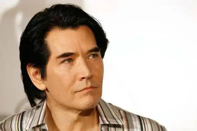 费翔58岁满脸胡须毫无男神风采