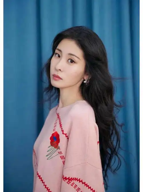 华晨宇穿礼裙遭网友质疑成"婚纱"网友热议(图9)