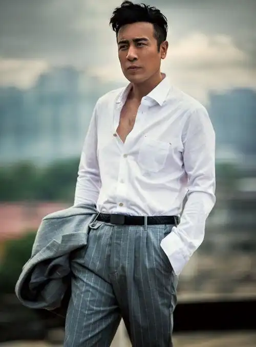 著名演员于和伟我这辈子最正确的决定就是娶了一个平凡的妻子