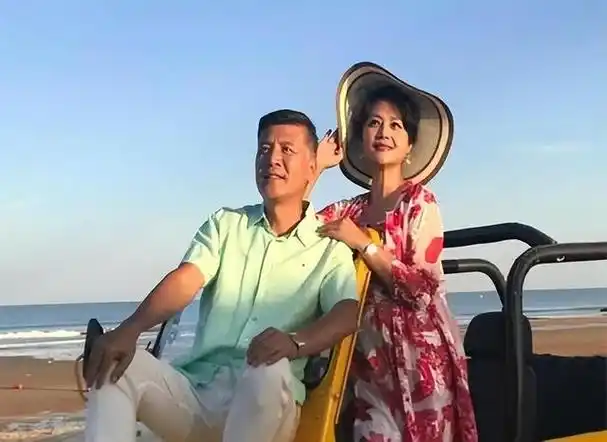 茹萍一婚嫁给大18岁美术家二婚嫁给演员如今成金牌姥姥