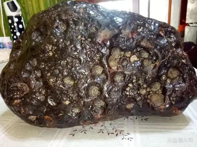 珍稀的"玛瑙陨石",带你走进一个神秘的未知世界