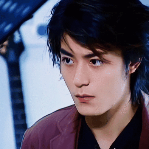 一开始,网上传出霍建华发福的照片时,有网友调侃,终于知道为什么没人