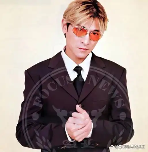 一头中分金发,99年的刘德华真的是巅峰