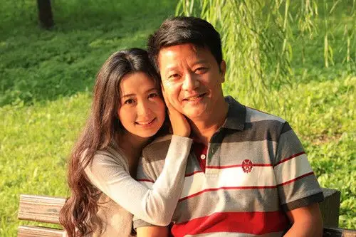 【图】杨童舒老公果然首曝光 前往泰国生二胎是真是假?