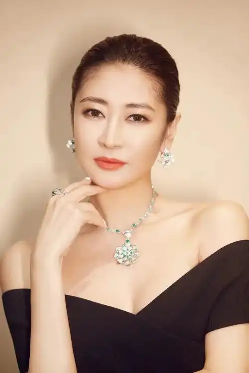 大美女梁静 身材高挑苗条,性感.@大嘴鸟娱乐的动态