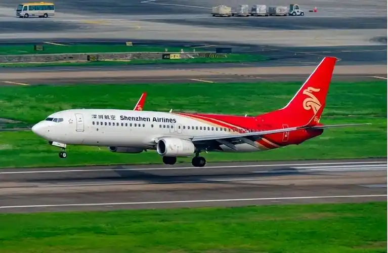 中国深圳航空公司的简介一季度深航亏了多少钱