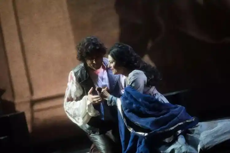 没看过托斯卡怎敢说你是歌剧迷