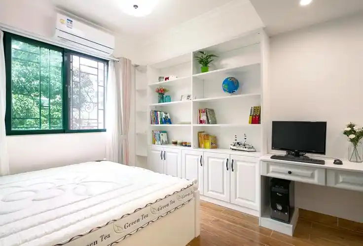 三居室现代美式家主卧书架图片 三居室现代美式家主卧效果图 三居室