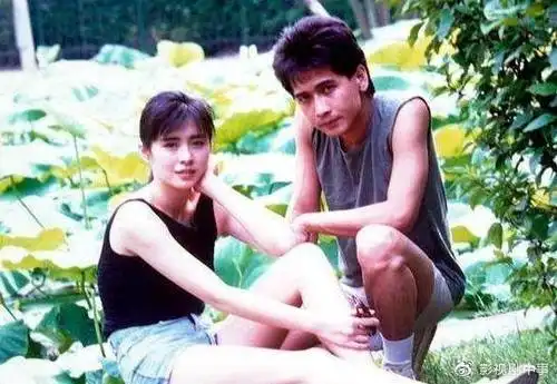 方美芳觉得如果齐秦有了家庭,再有了孩子,哪里还会记得方伟,甚至可能