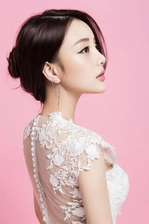 李小璐唯美婚纱图片前凸后翘完美新娘