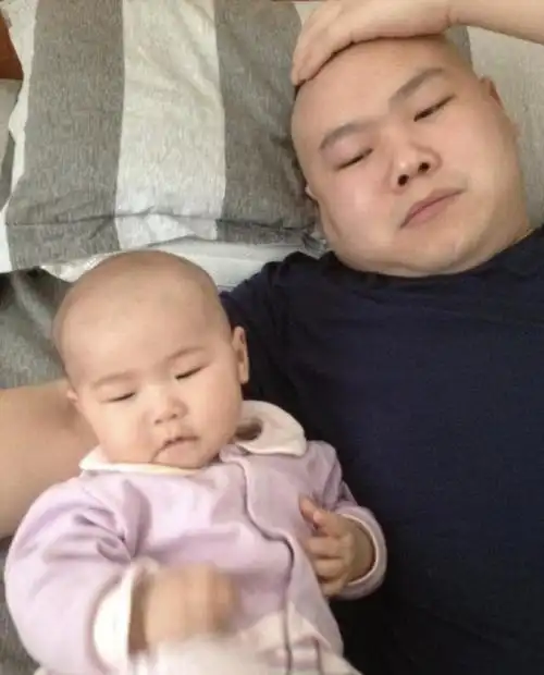 岳云鹏9岁女儿越长越漂亮,爱妻从手术中恢复,一家四口羡煞旁人|郭德纲