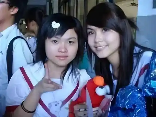 回顾昆凌嫁大14岁歌手周杰伦婚后连生三胎今一家五口其乐融融