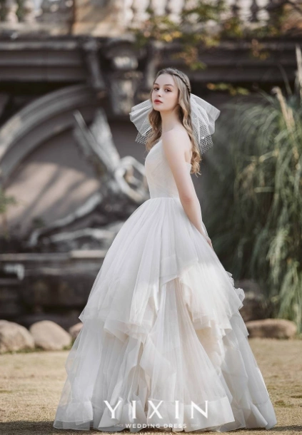 森系甜美抹胸仪式纱花漾婚纱图片大全2020款一:婚礼上新娘是很漂亮的