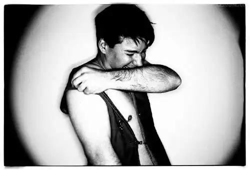 67让人难过的男人哭泣,图片大全,高清,图库-回车桌面