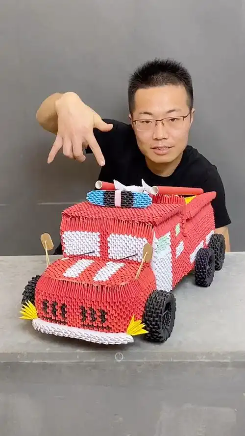 用纸做的大卡车,喜欢吗