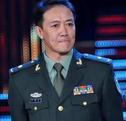 李幼斌近照,老婆是三婚的她,长相貌美有气质,很多人认识