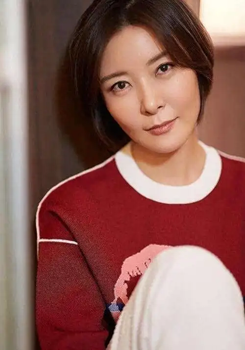 柯蓝:背景比韩雪还强大,没有插足别人婚姻,50岁也不想结婚