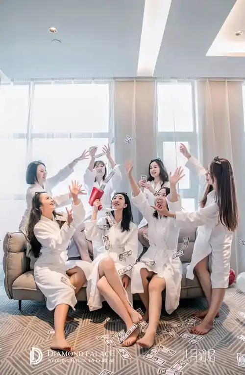 婚礼伴娘团的大场面伴娘在就有江湖