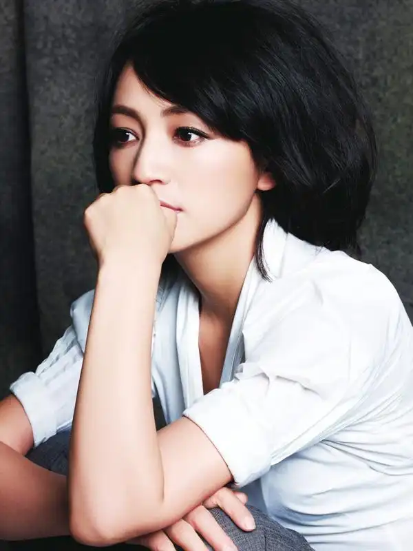 2ftvjy">罗海琼,1973年8月10日出生于甘肃省兰州市,中国内地女演员