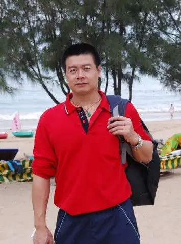 青春年华:性感中年男人(一) - 男同志 - 男同志博客