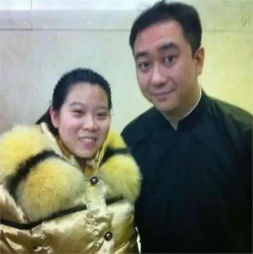 带徐雪回家后,王自健的父母一听到他们打算结婚,便喜笑颜开,连连称赞