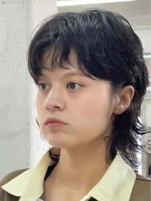 女生层次短发参考沙发自然卷也可以的