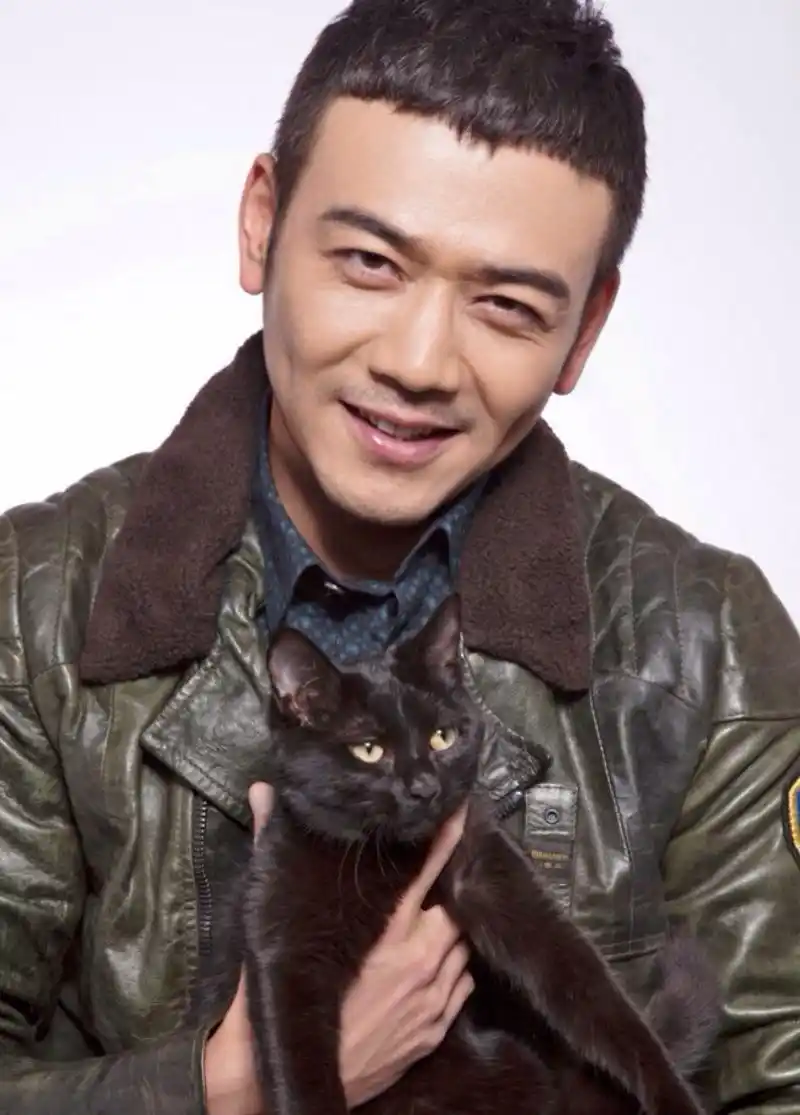 杨烁点评合作过的女神:唐嫣是小姑娘,刘涛最幸运,而她是个汉子