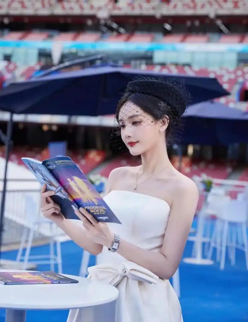 李一桐比白鹿,李沁,徐璐美太多了吧!