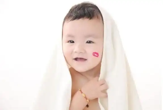 宝宝拍"满月照"还是"百天照"?听听育儿专家怎么说,真涨知识