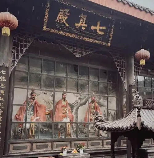 回顾烧香祈福时为何一定要烧三根香每根分别代表什么