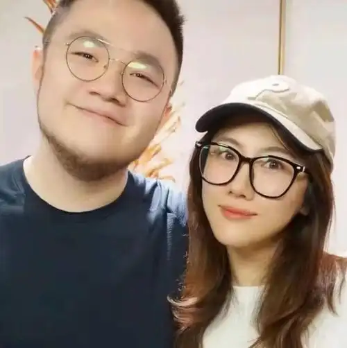 王博谷:和小7岁巴图的婚姻,遭宋丹丹极力反对,幸福背后有泪水