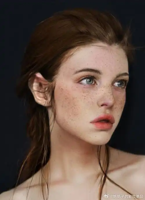 我对雀斑的看法,更像是在欧美剧中看到的那些女孩和少女们,她们脸上那