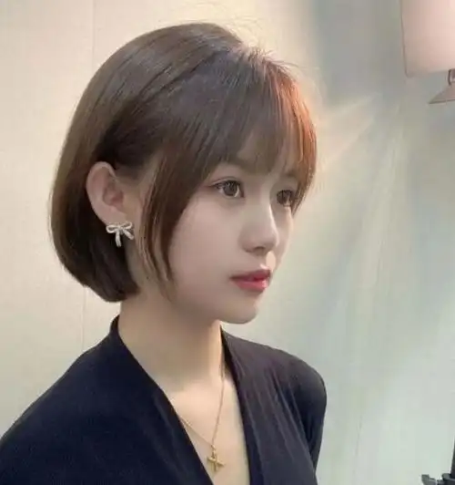 新款短发图片2021,打造百变超女的短发发型_发型造型_宝妈时尚生活网