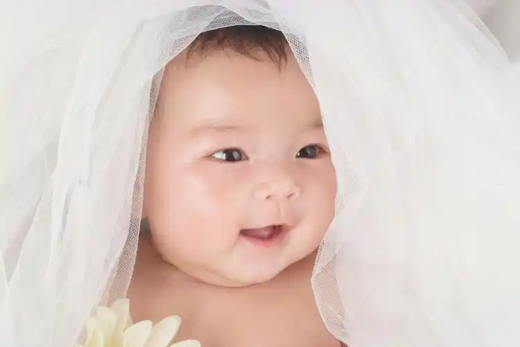 漂亮的大眼睛宝宝