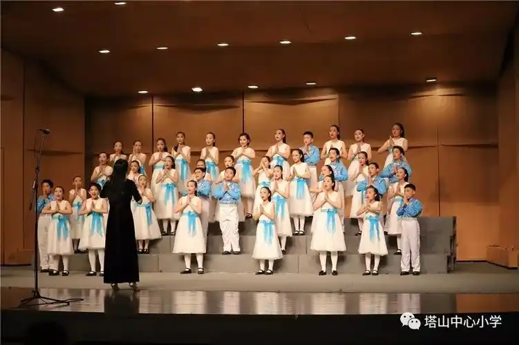 天空合唱团演绎最美的童声