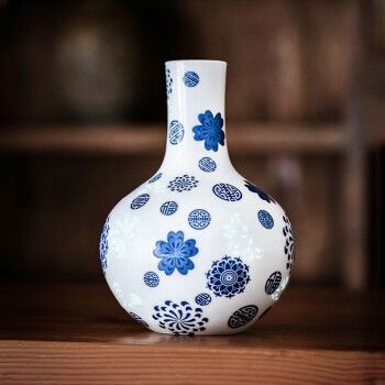 富玉呈祥景德镇陶瓷花瓶青花白瓷玲珑釉中彩创意摆件桌面装饰品玄关