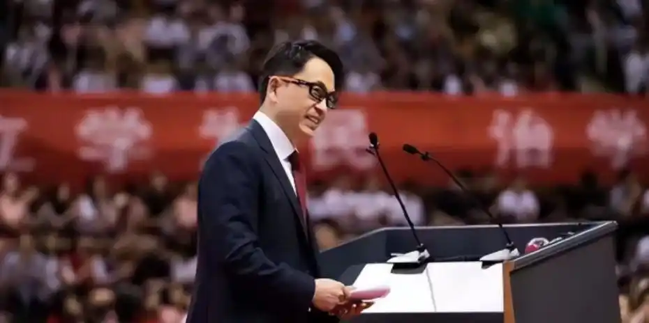 回顾张磊被称为中国的巴菲特却被曝已是新加坡籍