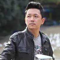 四十男人自拍照头像【点击鼠标右键下载】