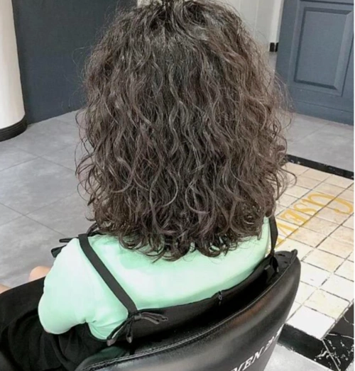 洋气烫发16款送给你适合细软发质的女性喜欢吗