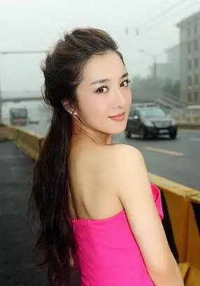 李依晓图片个人资料(李依晓惊艳高清照片) - 帮企客