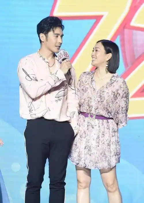 50岁钟丽缇求子心切,人工受孕无效转求上天,网友:大可不必_张伦_孩子